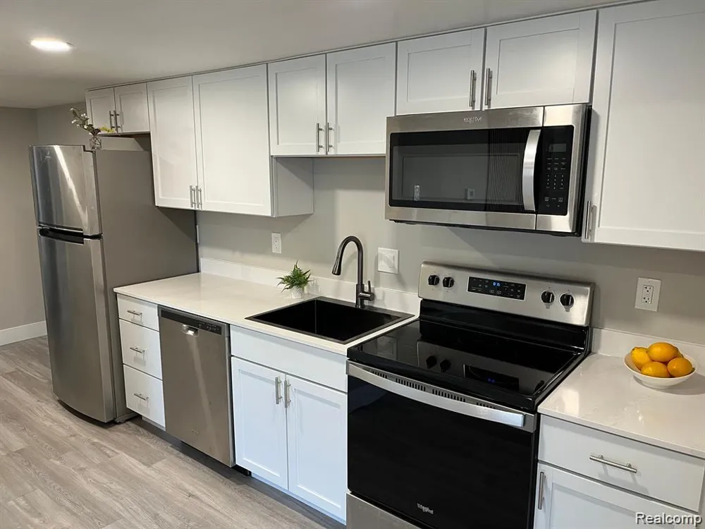 2639 Columbia Road #4 Berkley City, MI 48072