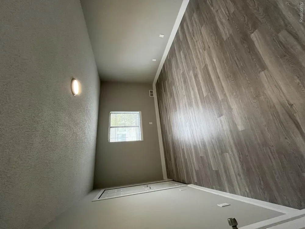 2639 Columbia Road #4 Berkley City, MI 48072