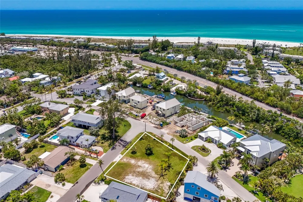 591 RUSSELL STREET Longboat Key, FL 34228