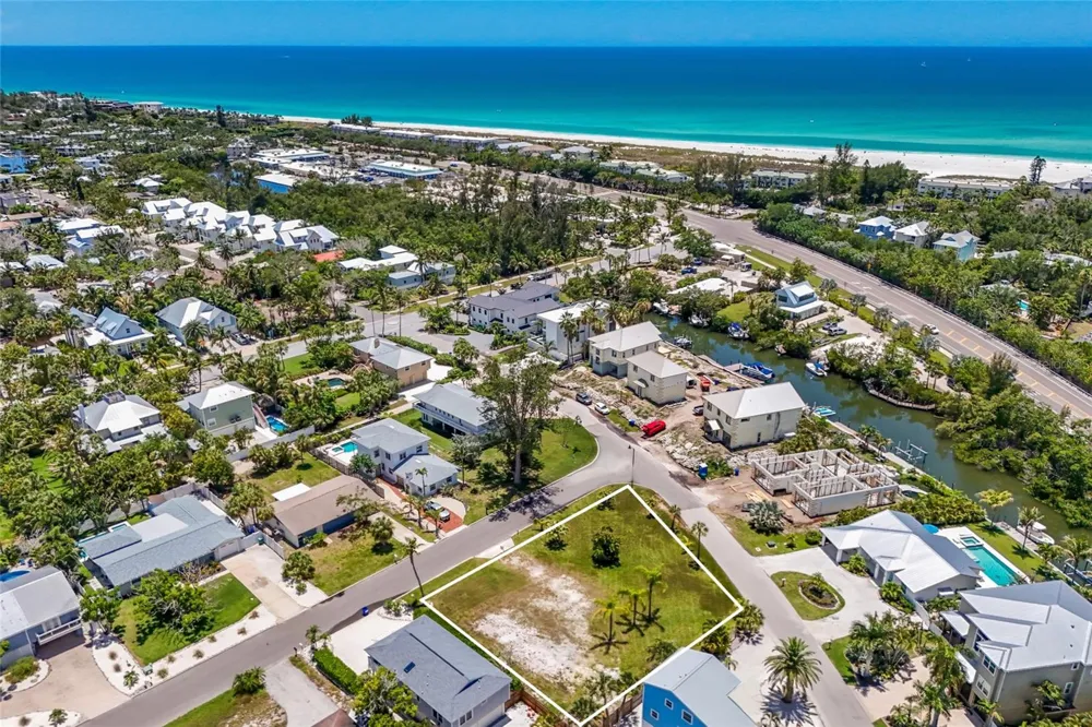 591 RUSSELL STREET Longboat Key, FL 34228