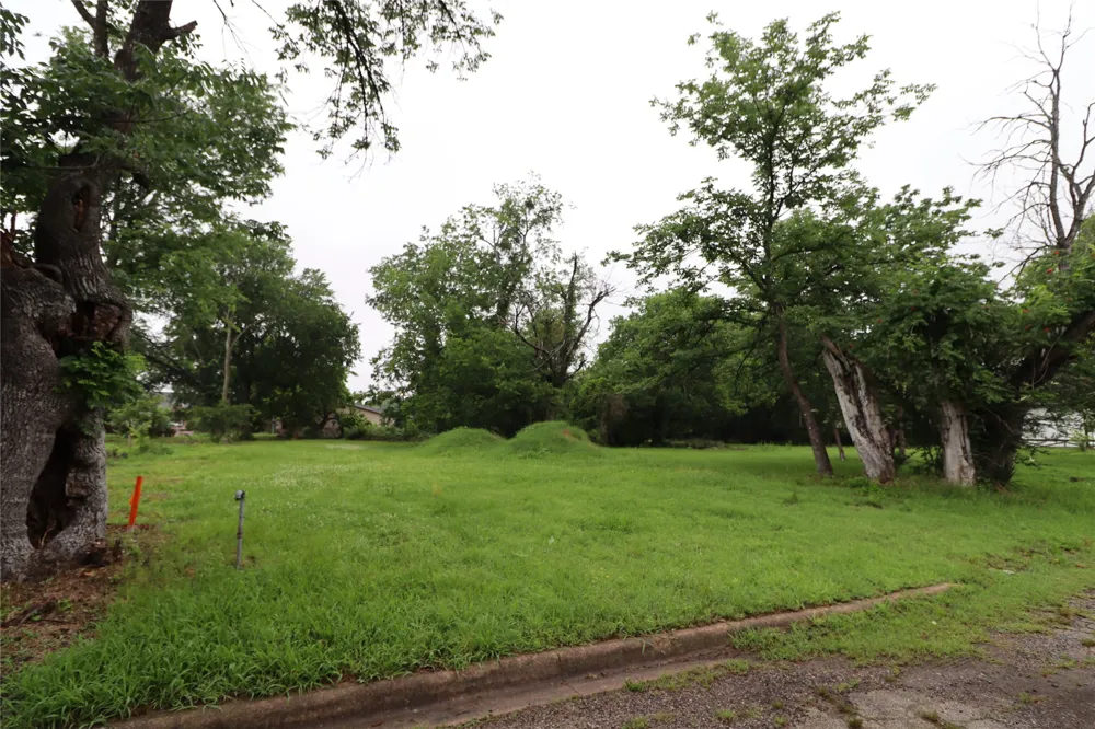 118 Norris Street Commerce, TX 75428