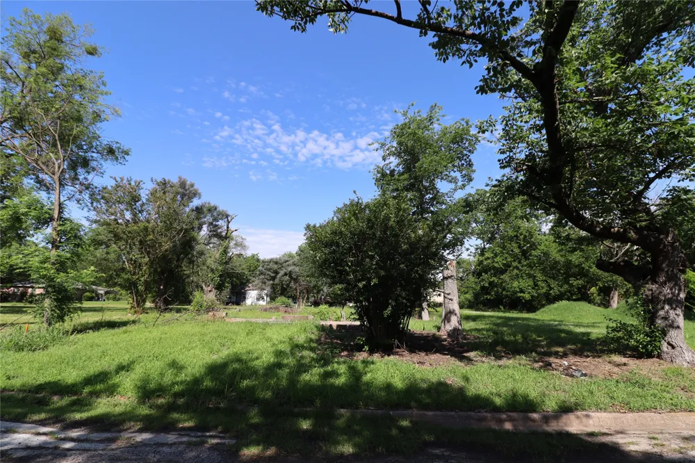 118 Norris Street Commerce, TX 75428