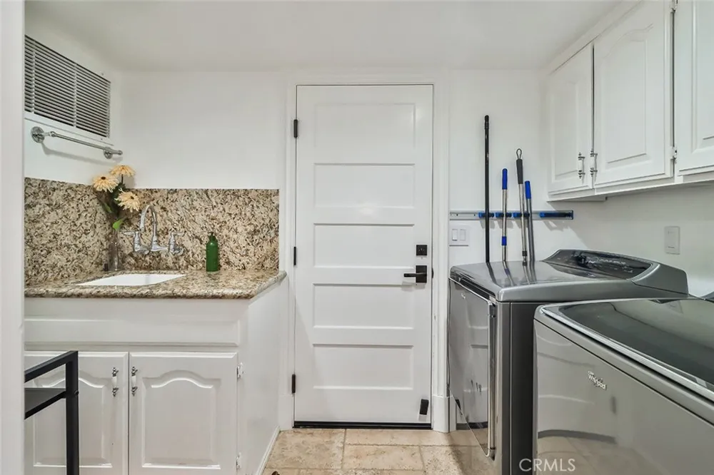 4658 Tam Oshanter Drive Westlake Village, CA 91362