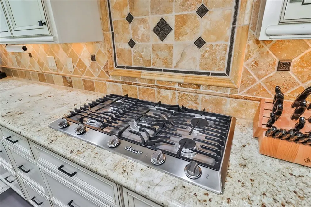 4658 Tam Oshanter Drive Westlake Village, CA 91362