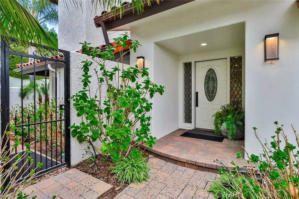 4658 Tam Oshanter Drive Westlake Village, CA 91362