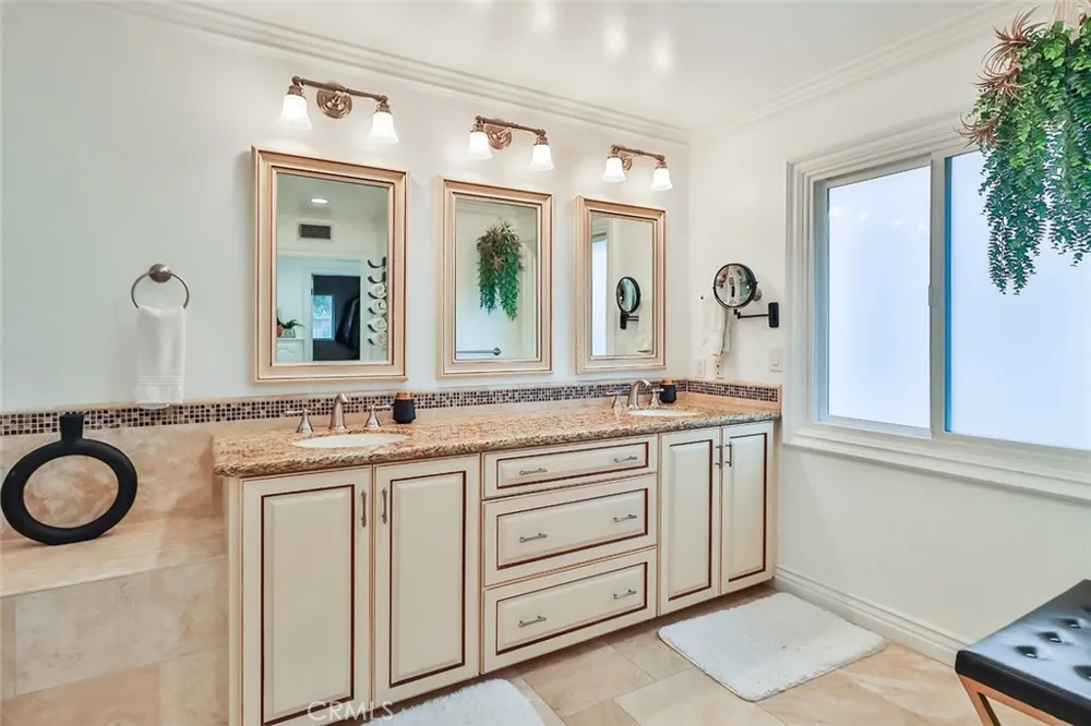 4658 Tam Oshanter Drive Westlake Village, CA 91362