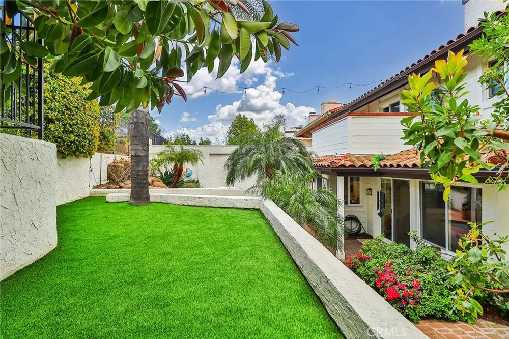 4658 Tam Oshanter Drive Westlake Village, CA 91362