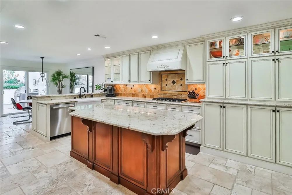 4658 Tam Oshanter Drive Westlake Village, CA 91362