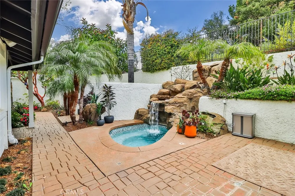 4658 Tam Oshanter Drive Westlake Village, CA 91362