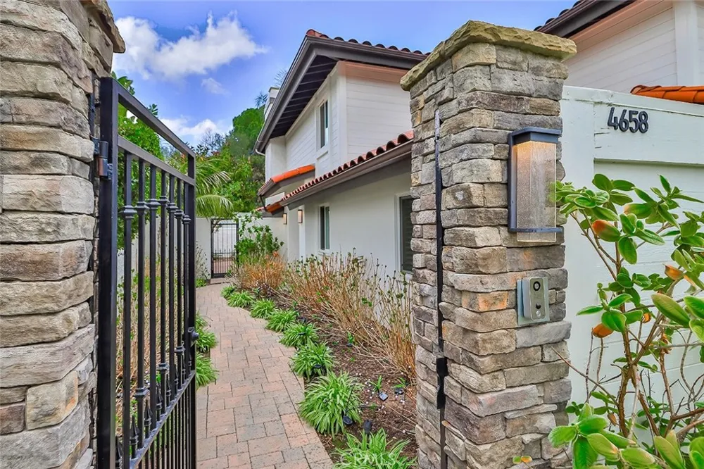 4658 Tam Oshanter Drive Westlake Village, CA 91362