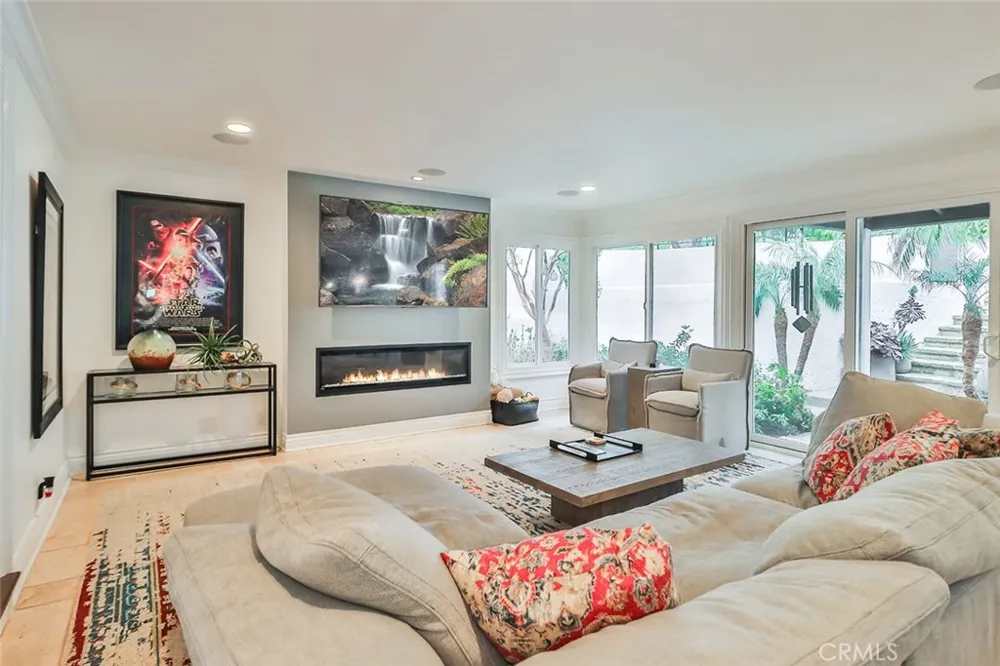 4658 Tam Oshanter Drive Westlake Village, CA 91362