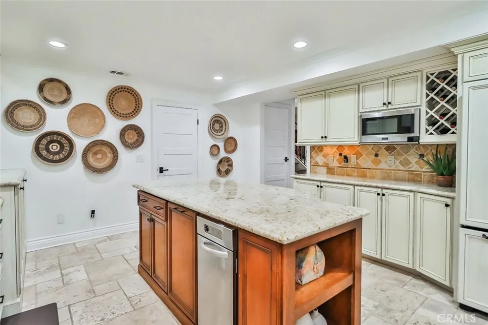 4658 Tam Oshanter Drive Westlake Village, CA 91362