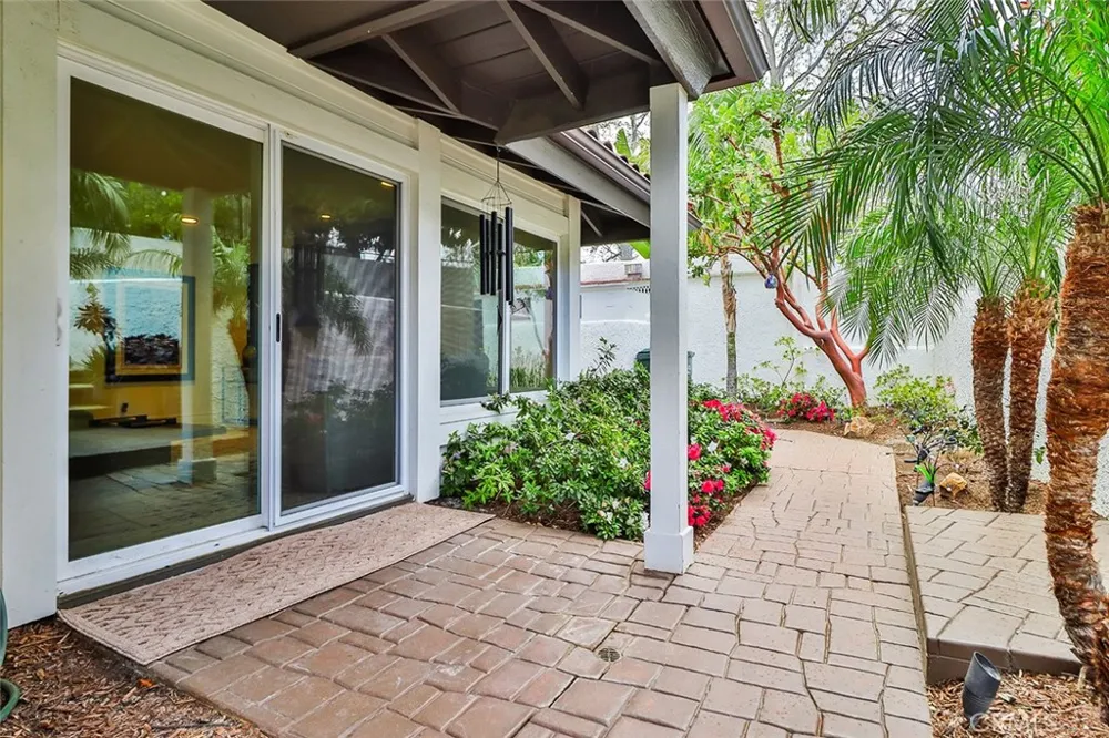 4658 Tam Oshanter Drive Westlake Village, CA 91362
