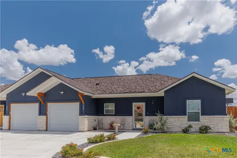 123 Navarro Crossing #12A
