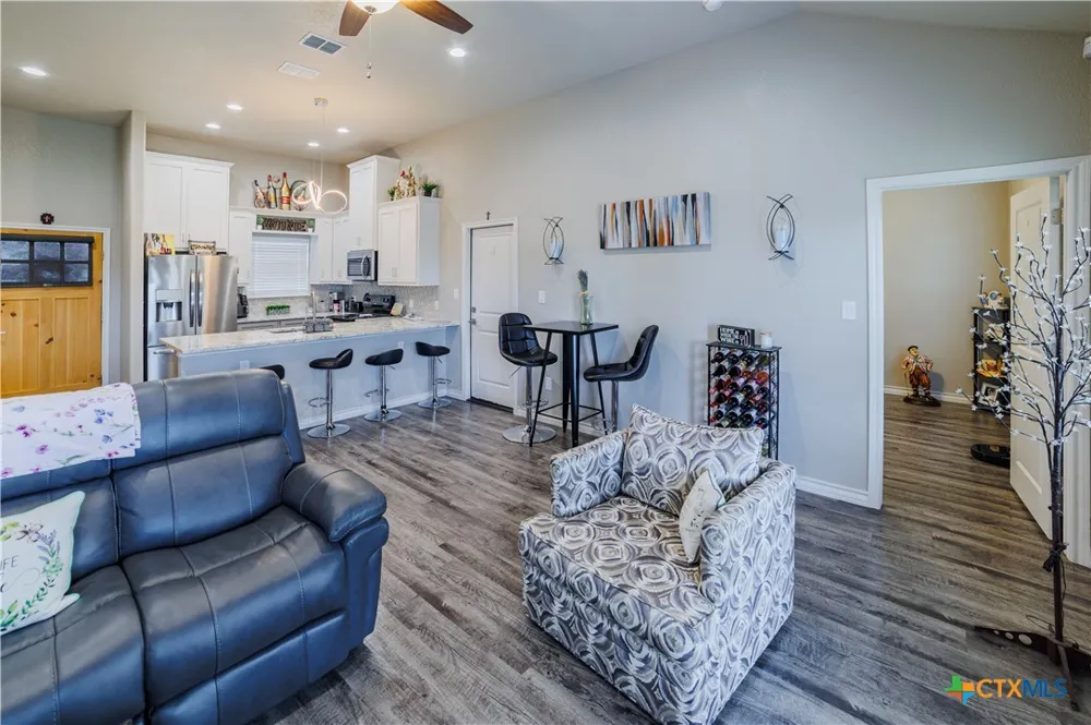 123 Navarro Crossing #12A Seguin, TX 78155