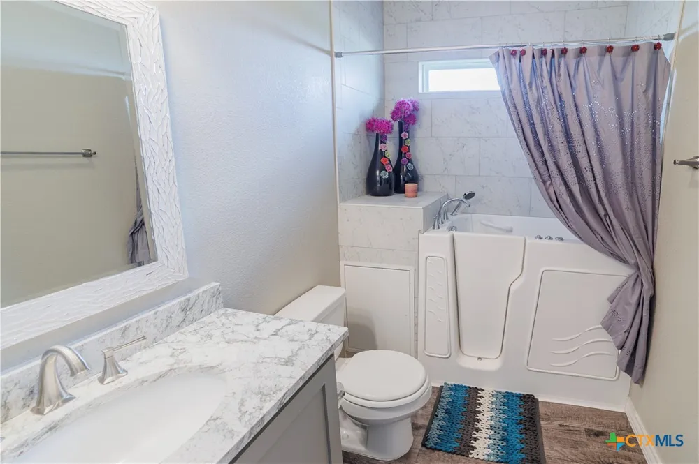 123 Navarro Crossing #12A Seguin, TX 78155