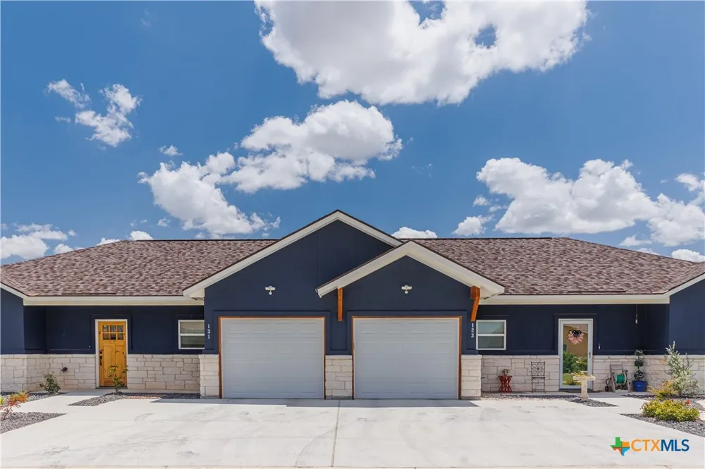 123 Navarro Crossing #12A Seguin, TX 78155