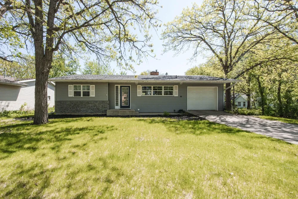 1417 Long Avenue Detroit Lakes, MN 56501