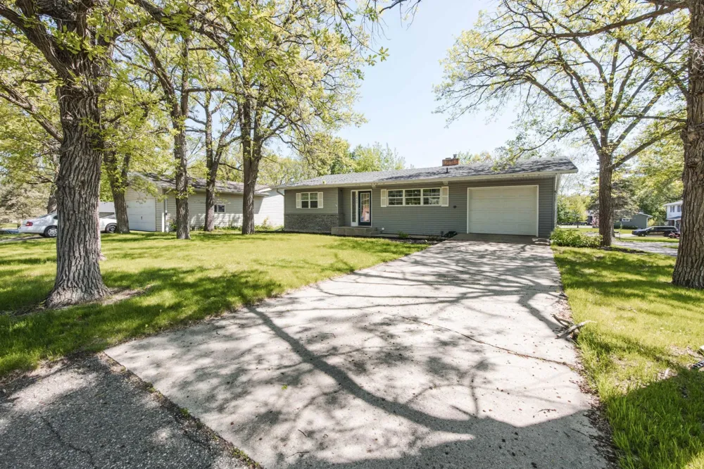 1417 Long Avenue Detroit Lakes, MN 56501