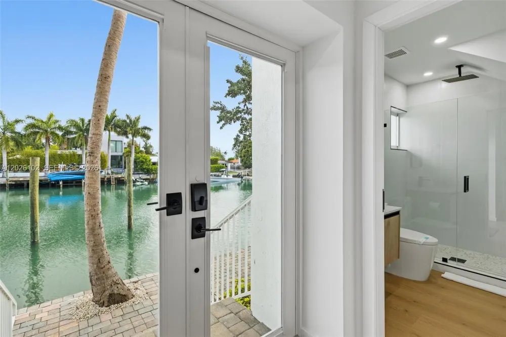 1975 Calais Dr #5 Miami Beach, FL 33141