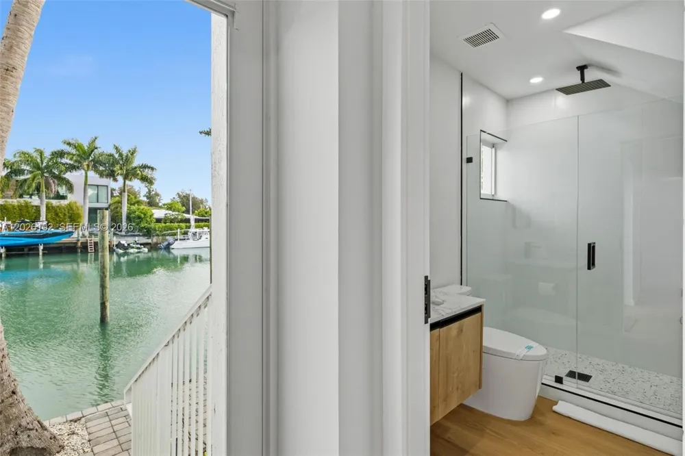 1975 Calais Dr #5 Miami Beach, FL 33141