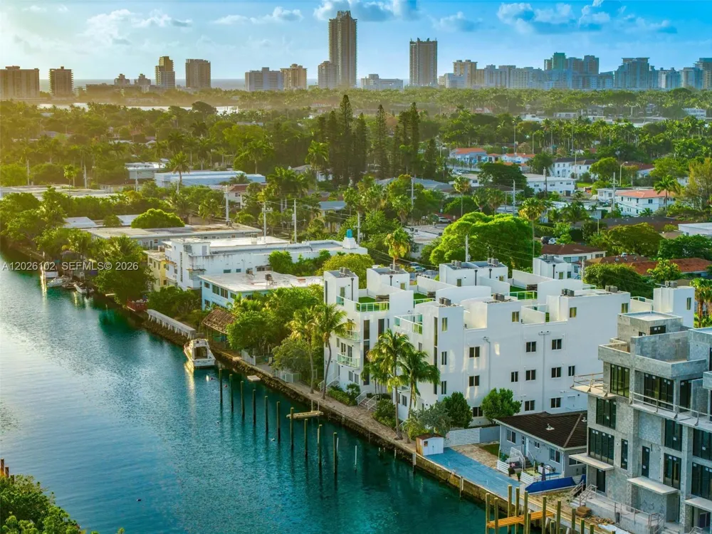1975 Calais Dr #5 Miami Beach, FL 33141