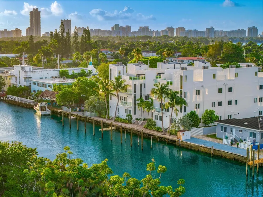 1975 Calais Dr #5 Miami Beach, FL 33141