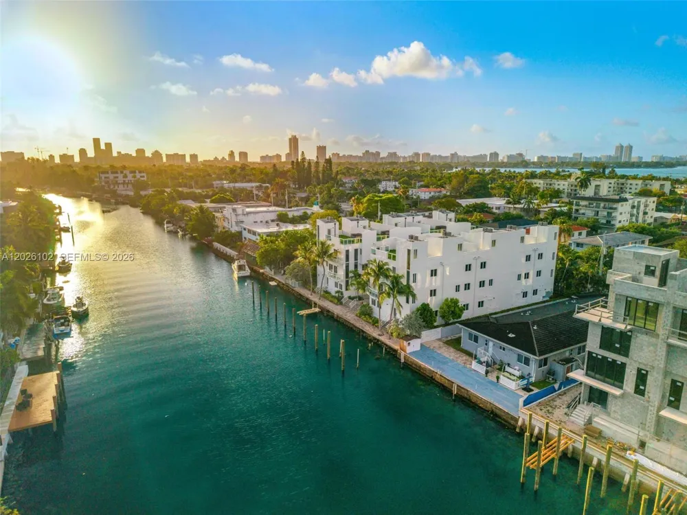 1975 Calais Dr #5 Miami Beach, FL 33141