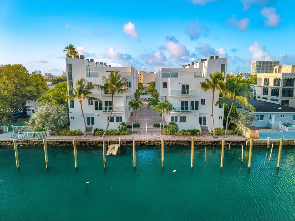 1975 Calais Dr #5 Miami Beach, FL 33141