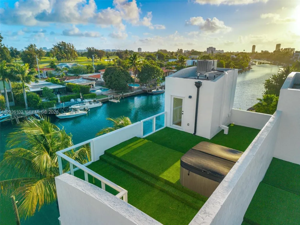 1975 Calais Dr #5 Miami Beach, FL 33141