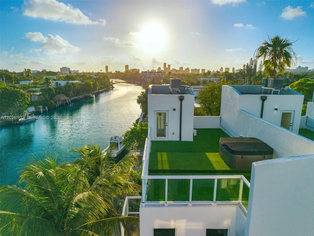 1975 Calais Dr #5 Miami Beach, FL 33141