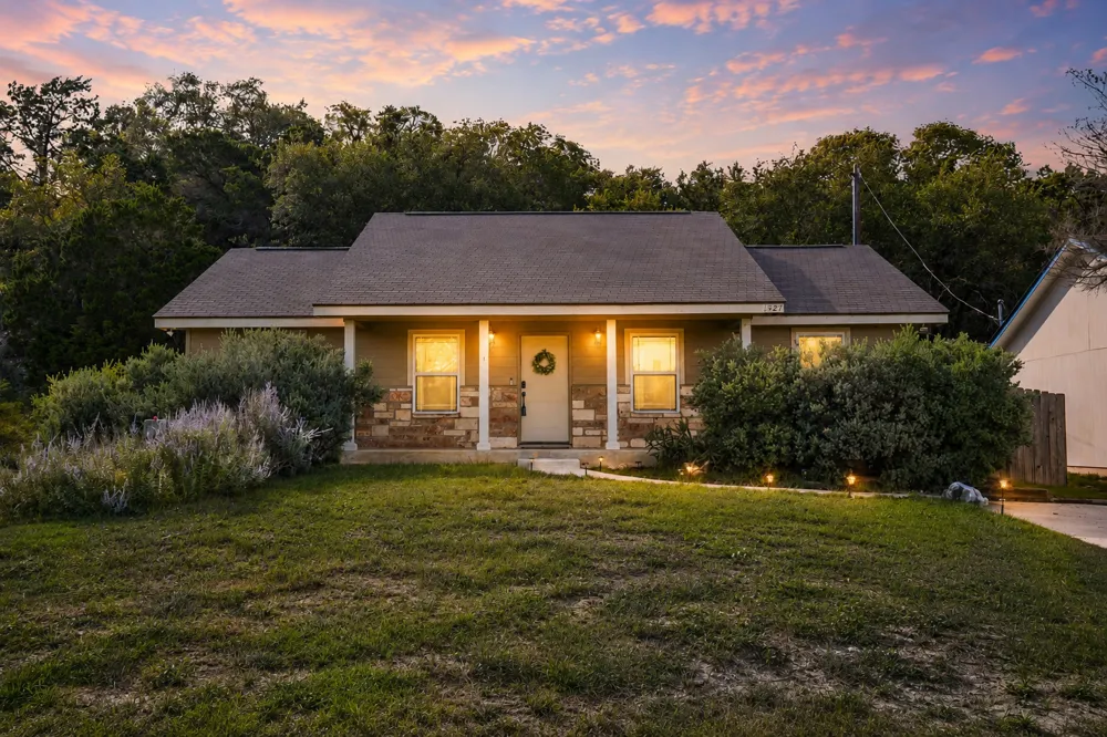 1427 Bonnyview Drive Canyon Lake, TX 78133