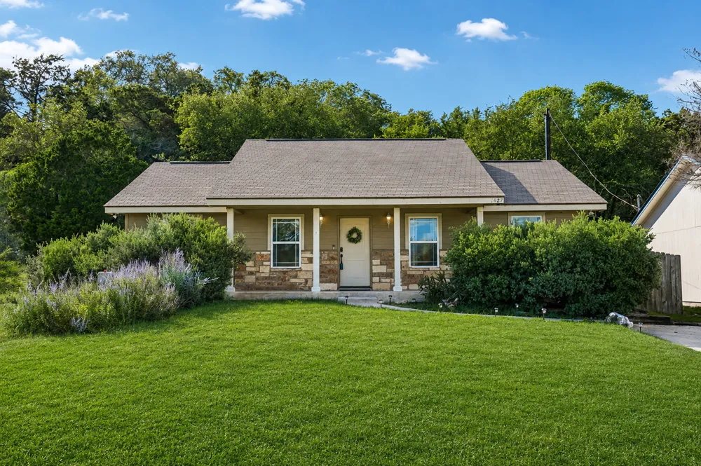 1427 Bonnyview Drive Canyon Lake, TX 78133