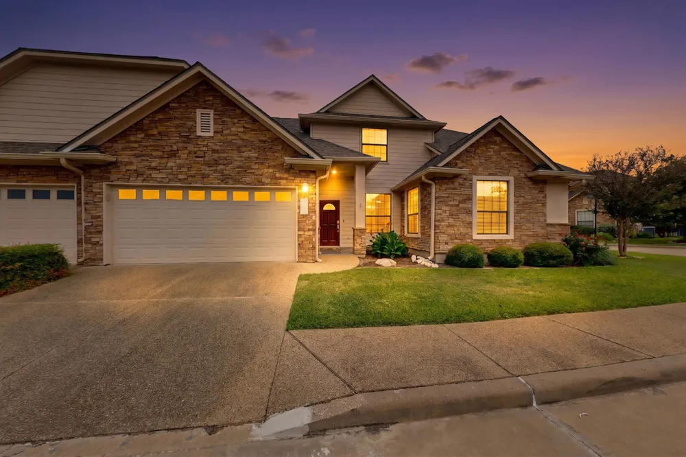 13933 Ashton Woods Circle #71 Austin, TX 78727