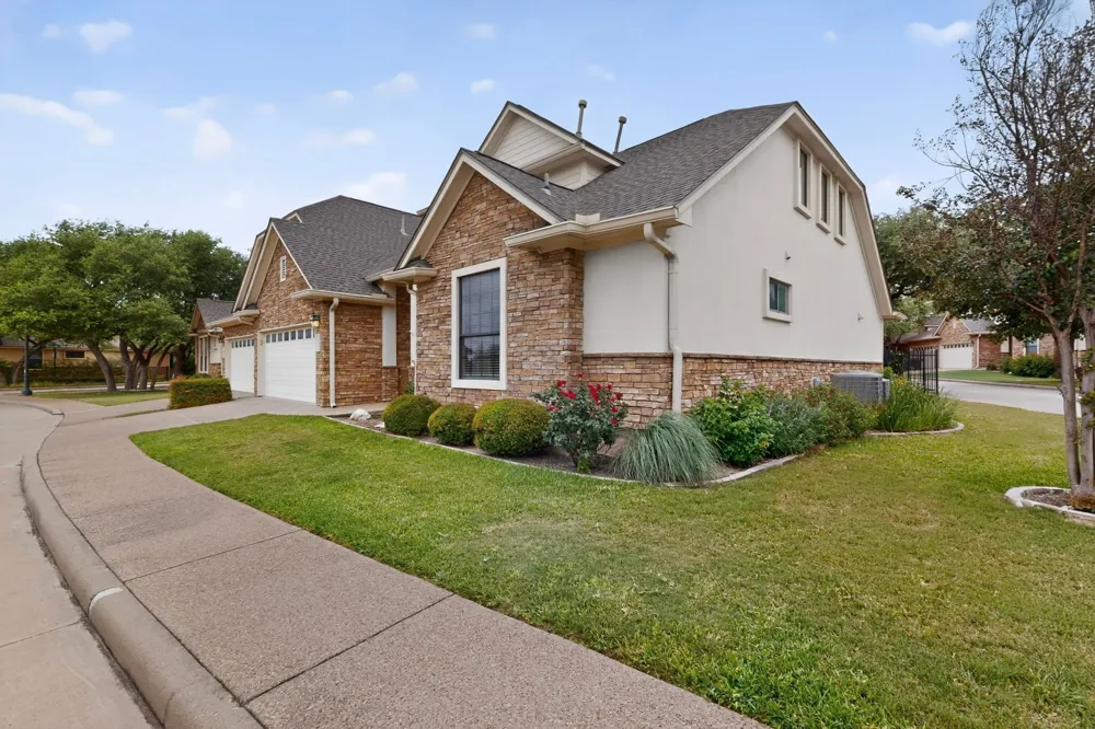 13933 Ashton Woods Circle #71 Austin, TX 78727