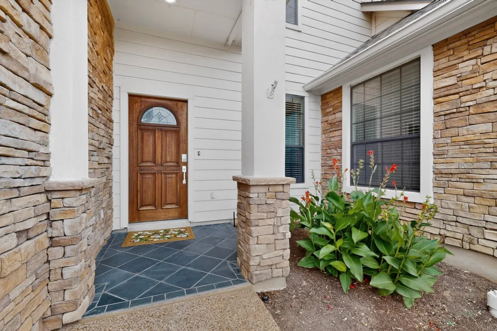 13933 Ashton Woods Circle #71 Austin, TX 78727