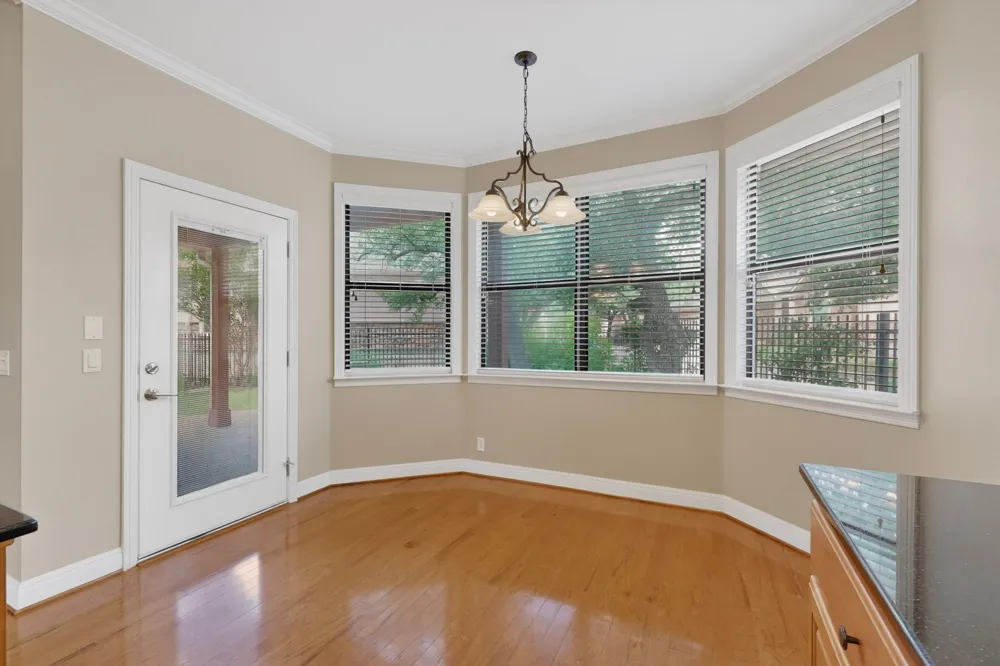 13933 Ashton Woods Circle #71 Austin, TX 78727