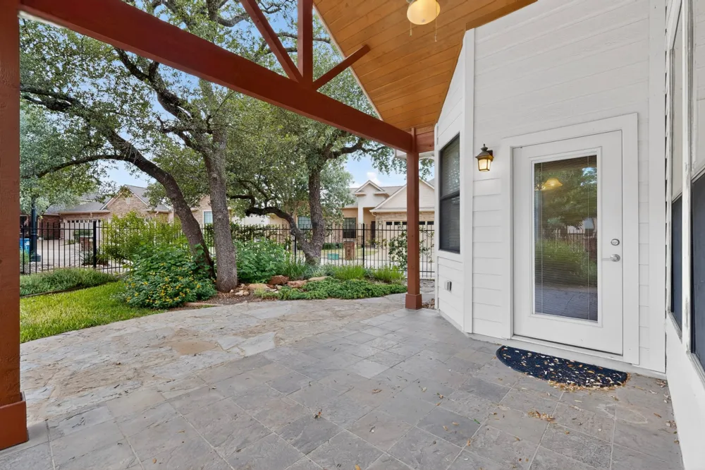 13933 Ashton Woods Circle #71 Austin, TX 78727