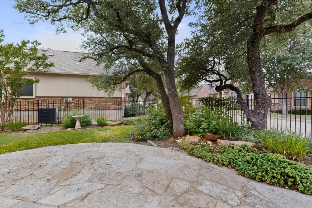 13933 Ashton Woods Circle #71 Austin, TX 78727