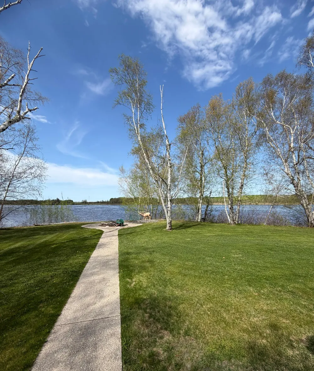 1377 Riverside Drive NW Baudette, MN 56623