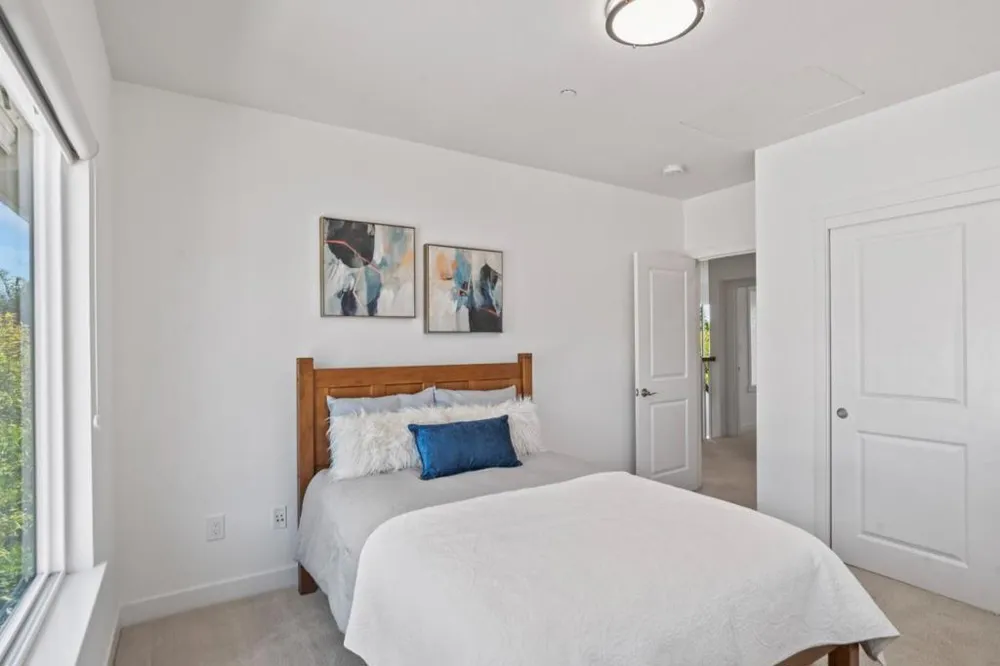 411 Brassinga Court Palo Alto, CA 94306