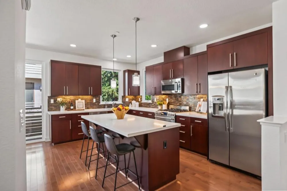 411 Brassinga Court Palo Alto, CA 94306