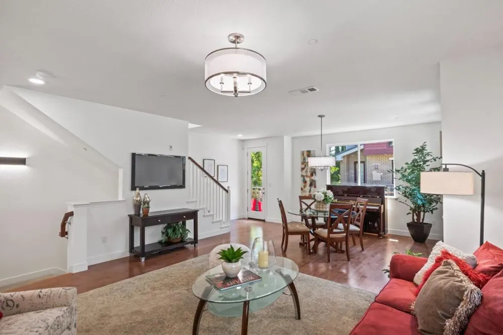 411 Brassinga Court Palo Alto, CA 94306