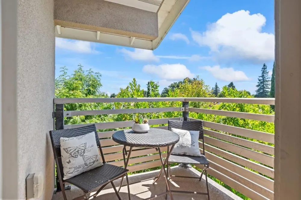 411 Brassinga Court Palo Alto, CA 94306