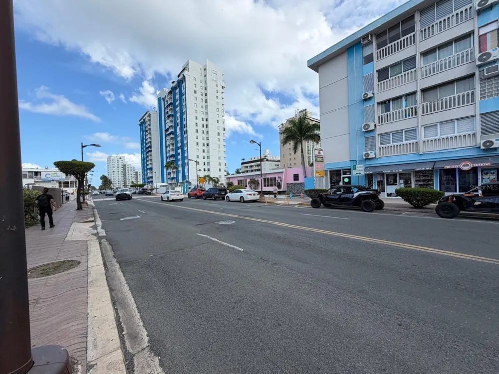 37 ISLA VERDE AVENUE #4C Carolina, PR 00979