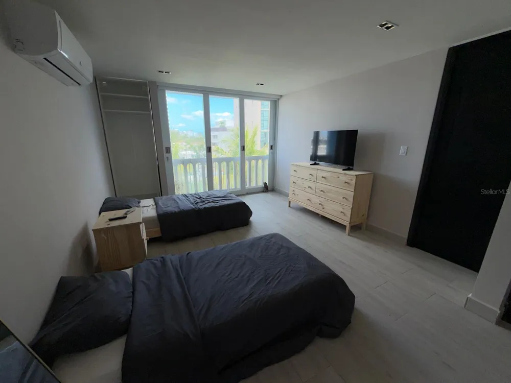 37 ISLA VERDE AVENUE #4C Carolina, PR 00979