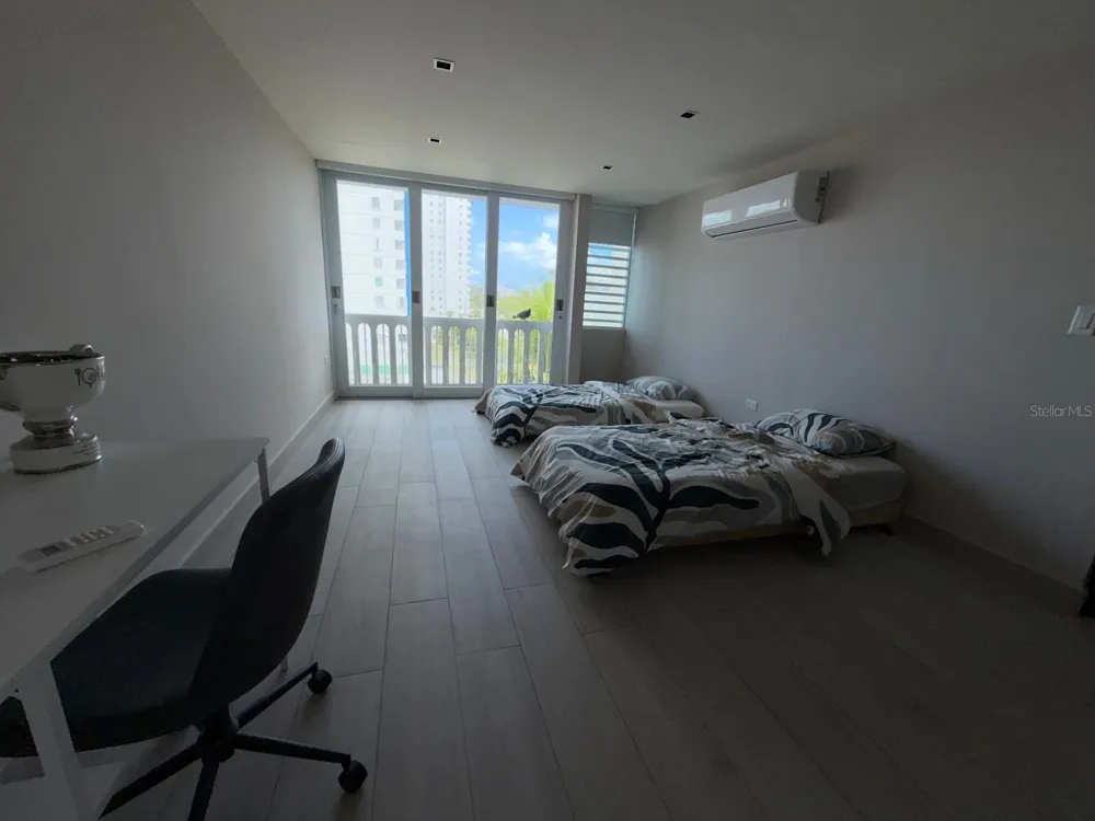 37 ISLA VERDE AVENUE #4C Carolina, PR 00979