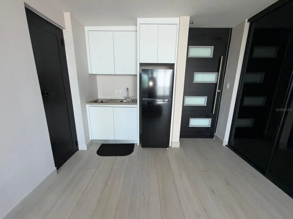 37 ISLA VERDE AVENUE #4C Carolina, PR 00979