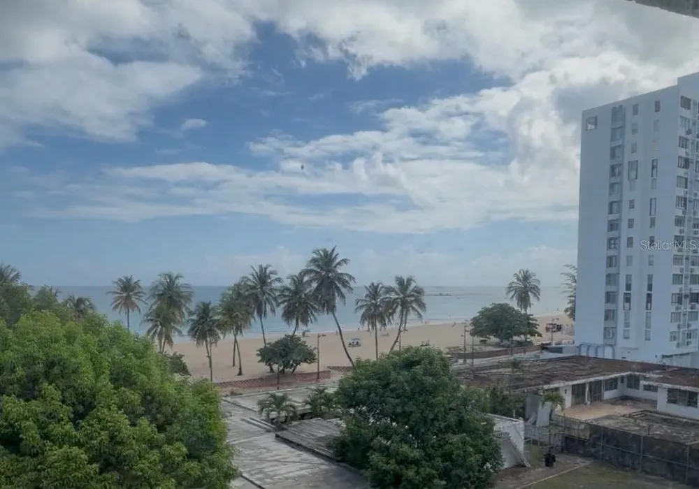 37 ISLA VERDE AVENUE #4C Carolina, PR 00979