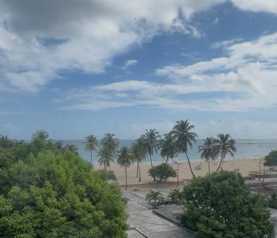 37 ISLA VERDE AVENUE #4C Carolina, PR 00979